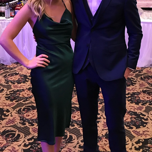 Gorgeous satin mid length dress - Picture 3 of 3